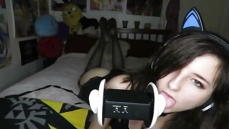 AftynRose Affectionate ASMR Kitty Play