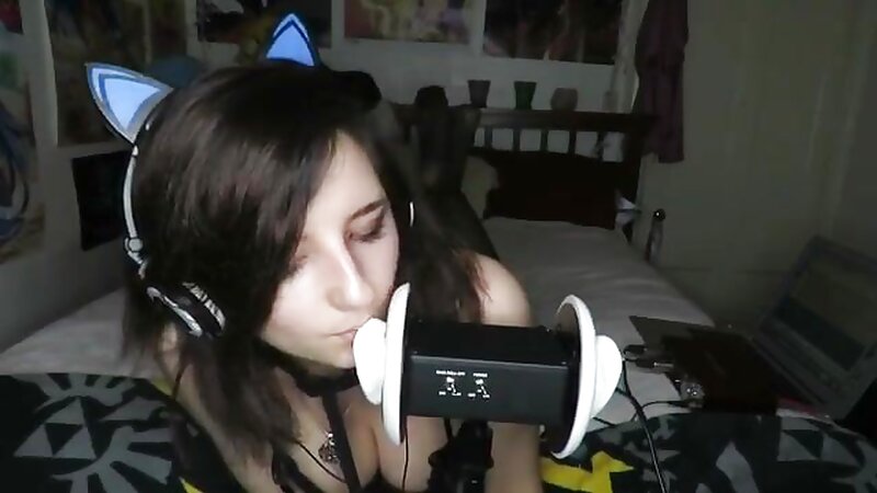 AftynRose Affectionate ASMR Kitty Play