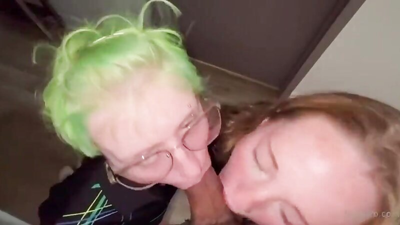 Altbeyx and Alicebey Sloppy Threesome Blowjob