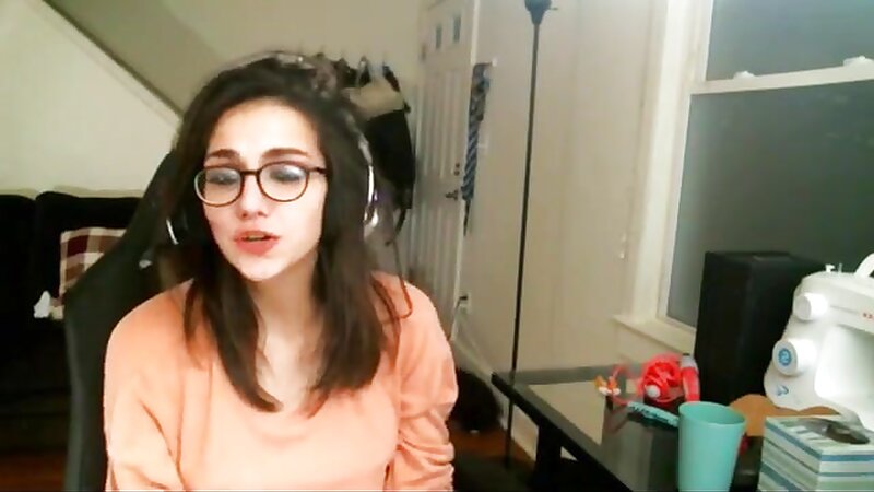 Ayrigand Accidental Boob Slip