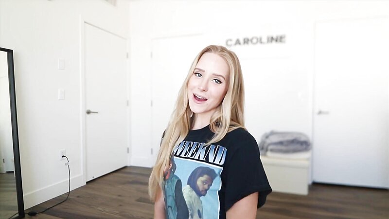 Caroline Zalog Nude Youtuber Altur Stripteasing