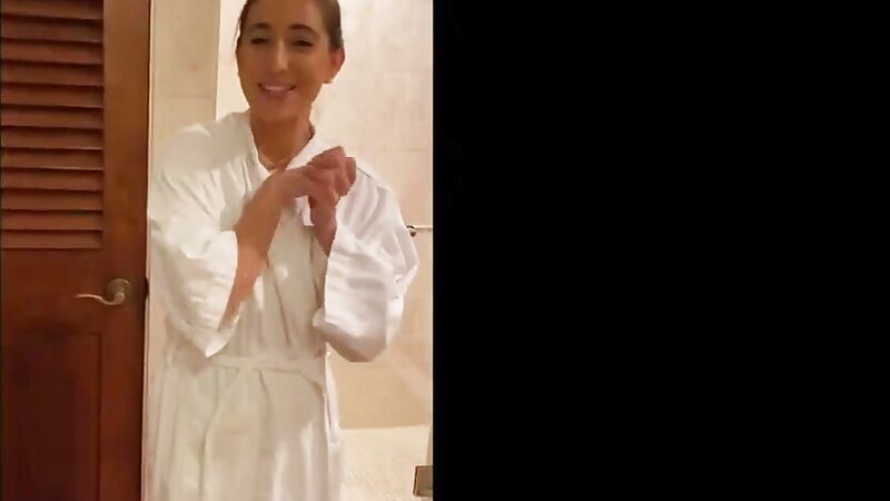Christina Khalil Naked Showering in Slingkini