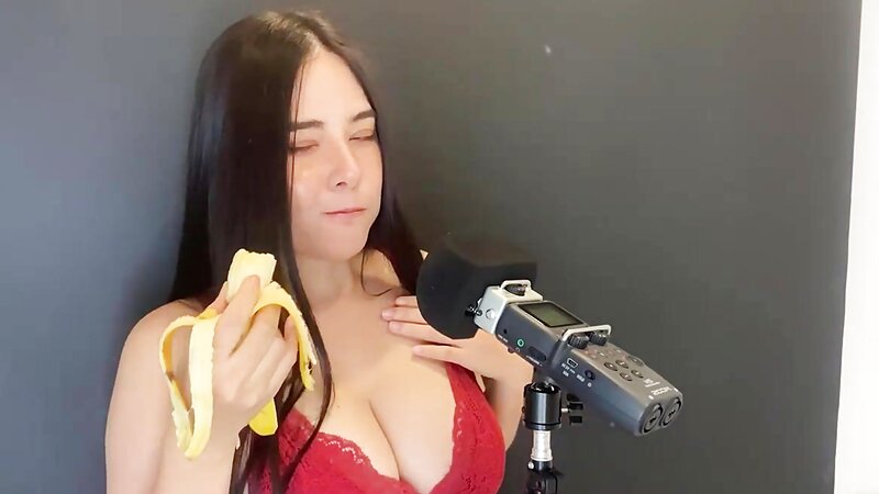 ASMR Wan Sucking a Banana