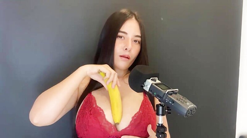 ASMR Wan Sucking a Banana