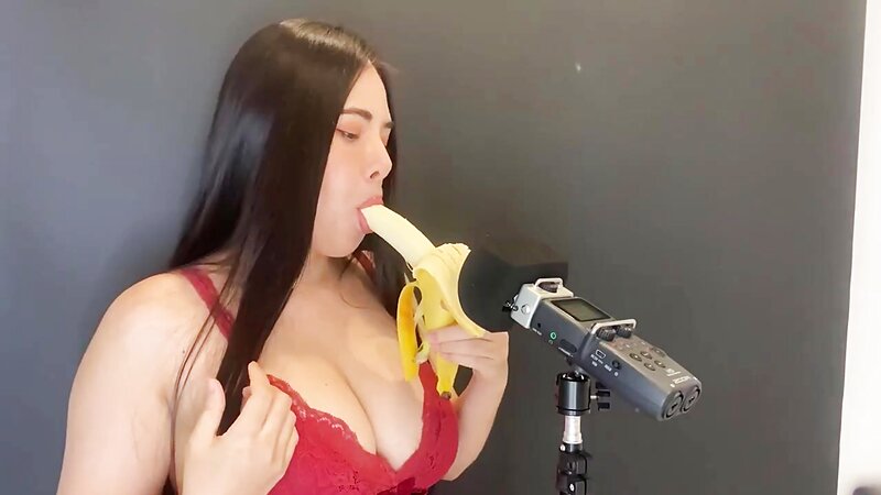 ASMR Wan Sucking a Banana