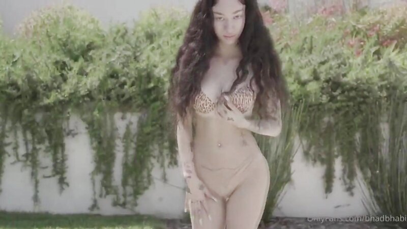 Bhad Bhabie Sexy Lingerie Stripteasing
