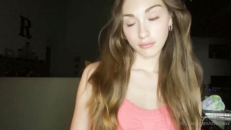 ChelsieXX ASMR Fingering Fun