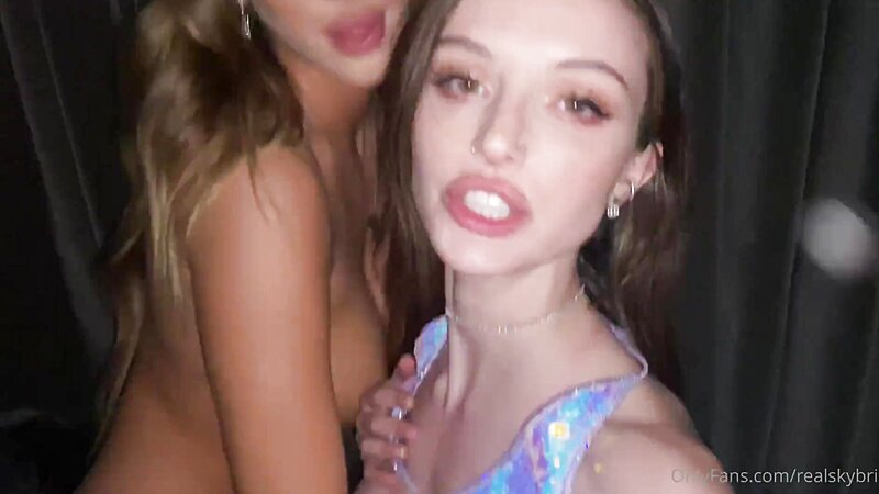 Dainty Wilder Petite Sucking Cock
