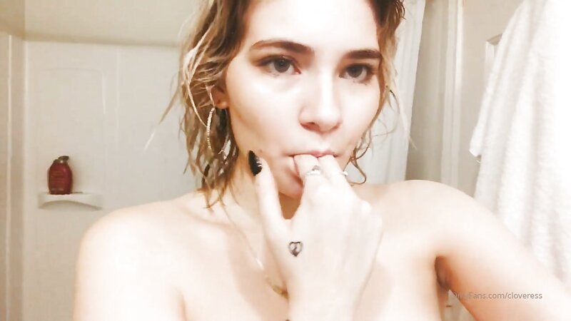 Cloveress Naked and Nude Fun