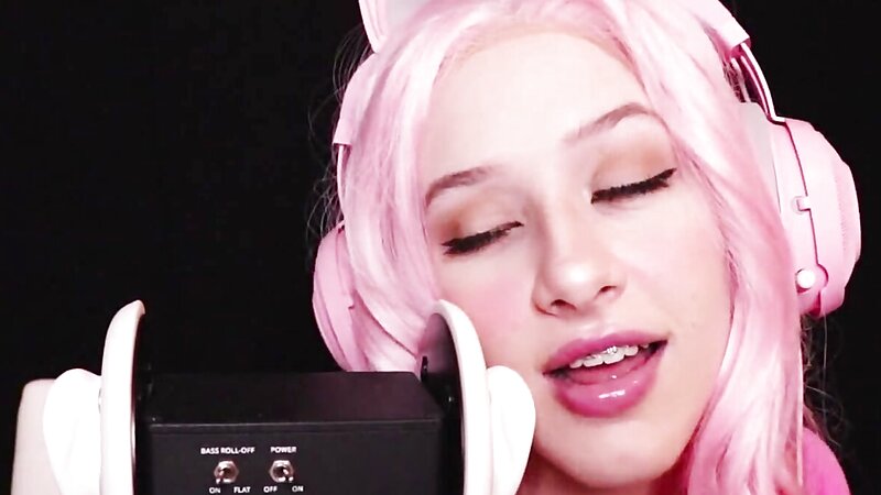 Diddly ASMR Ahegao Ear Licking