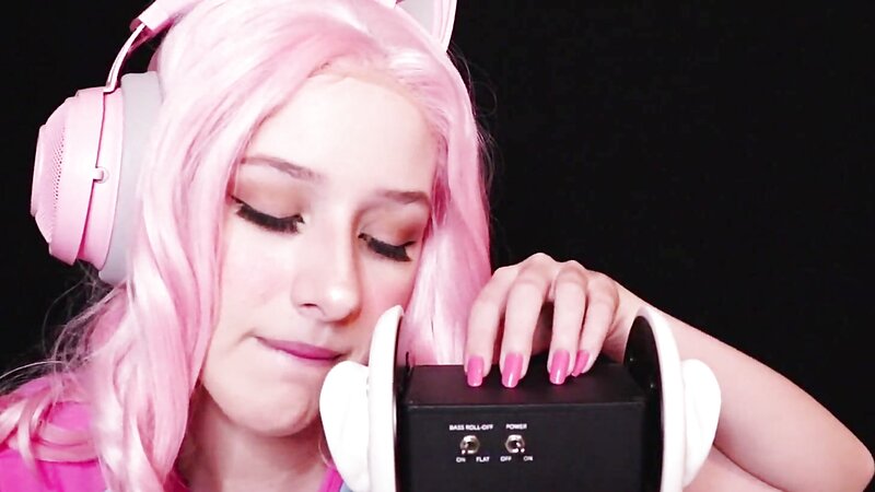 Diddly ASMR Ahegao Ear Licking