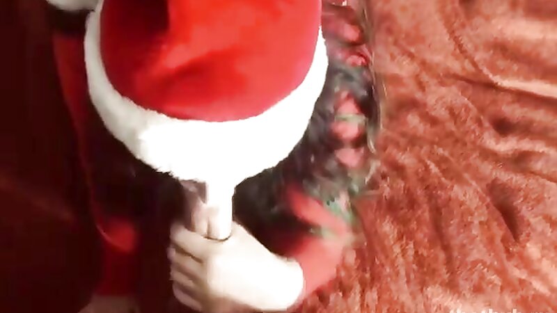 Emily Rinaudo Sloppy Santa Blowjob