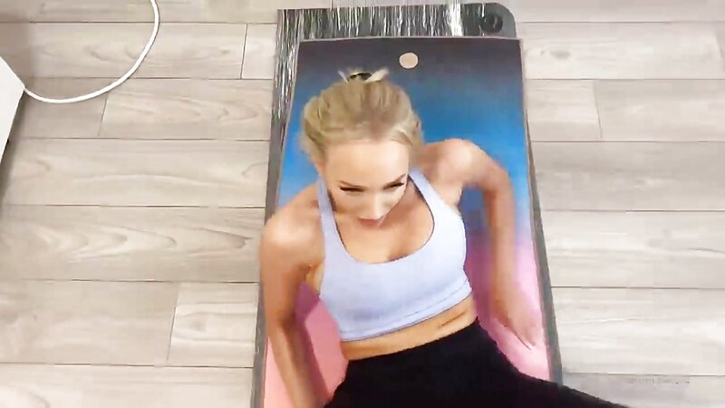GwenGwiz Hot Yoga Sex scene