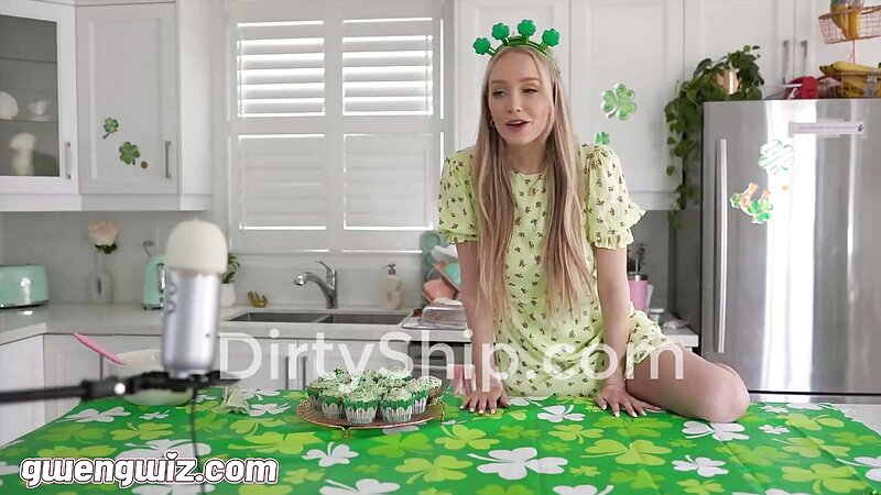 Gwengwiz Naked Kitchen Sex Tape
