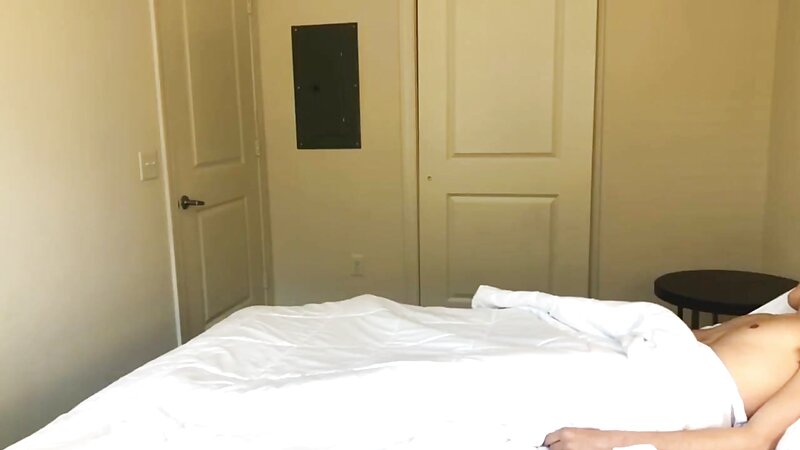 Izzy Green Sloppy Deepthroat Blowjob