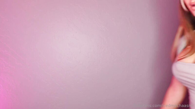 IcedMochaASMR Horny Girlfriend Distracting You with Sex