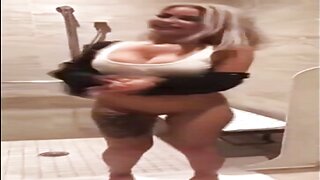 LaynaBoo Masturbating In Shower Porn Video