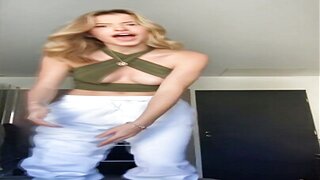 Lea Elui Boob Slip Instagram Nipple Accident Live Video