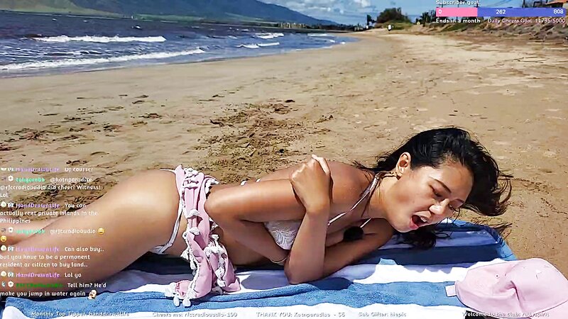 Katnparadise Accidental Nipple Slip in Bikini