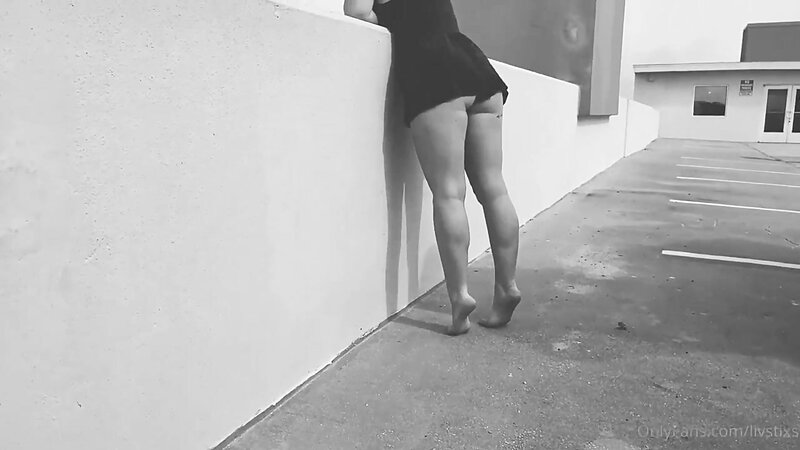 Livstixs Nude and Hot Twitch Streamer