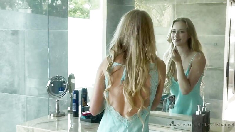 LittlePolishAngel Squirt While Fucking