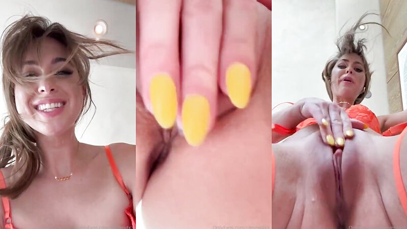 Riley Reid Close Up Fingering Pussy