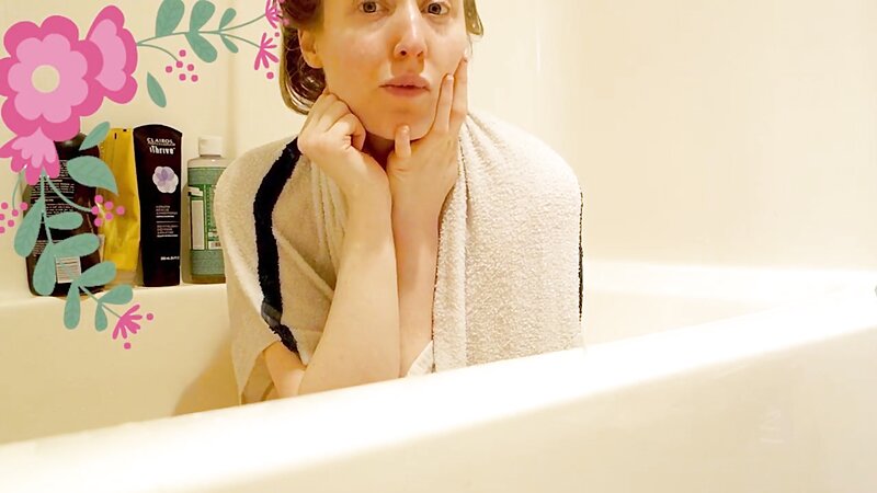 Rose Kelly Relaxing in Bath Time