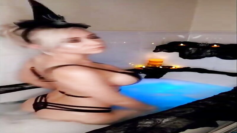 Rachael Cavalli Halloween Bathing show