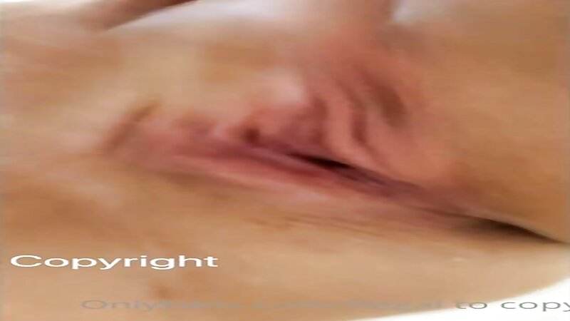 Renee Gracie Naked Squirting and Pussy Play