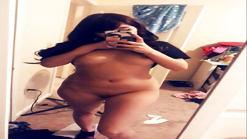 Shoe0nhead Nude Youtuber Taking Sexy Selfies