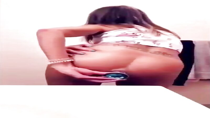 Lilbuttlex Nude Anal Scat Eating