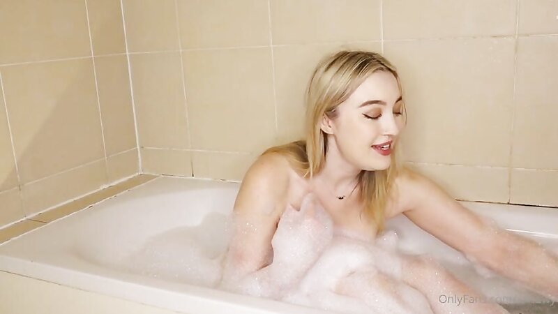 Snowy Nude Soapy Bath ASMR