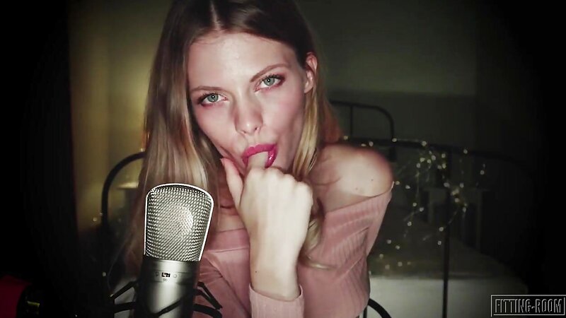 Sophie Sparks Naked ASMR Masturbating