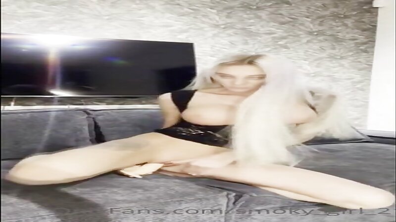 SmokyGirl21 Naked Dildo Fucking