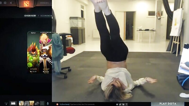 Streamer Nude Boob Flash in Yoga Pose