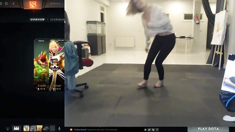 Streamer Nude Boob Flash in Yoga Pose