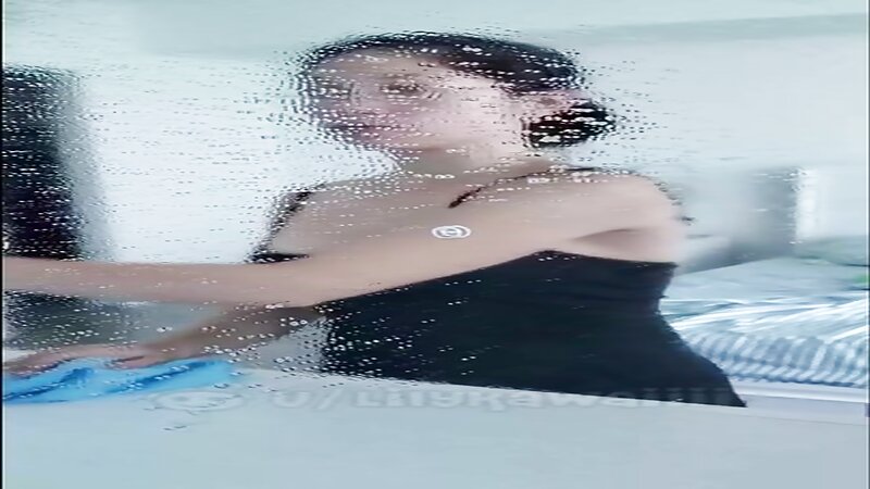 TikTok Nude Asian Girl Dancing in Front of Mirror