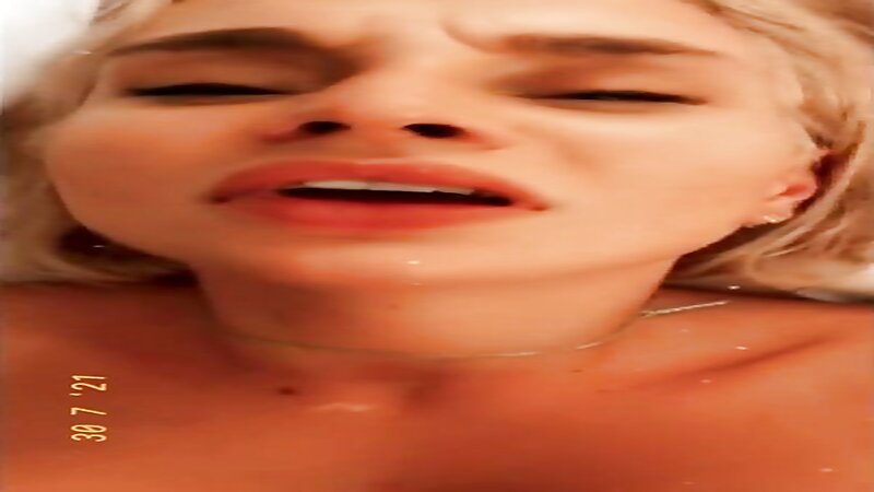 Zoie Burgher Sloppy Cumshot and Facial