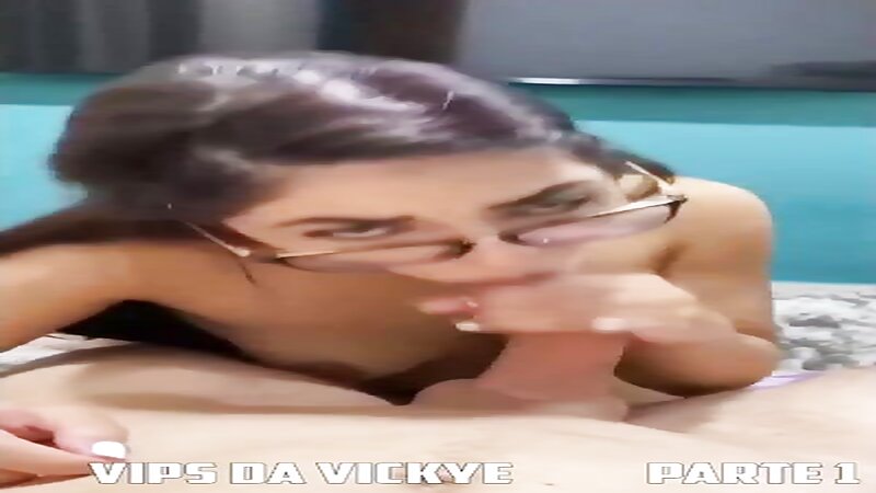 Vitoria Camilo Sexy Blowjob and Cum in Mouth
