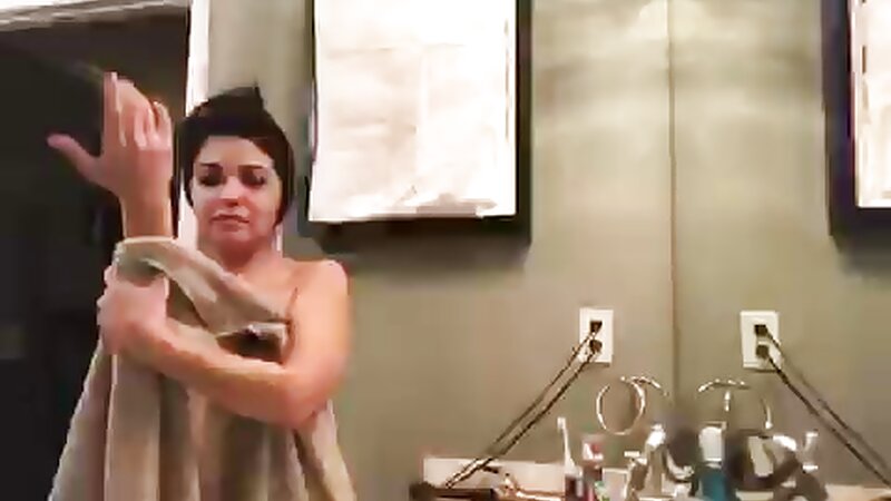 Twitch Streamer Accidental Naked Boob Slip