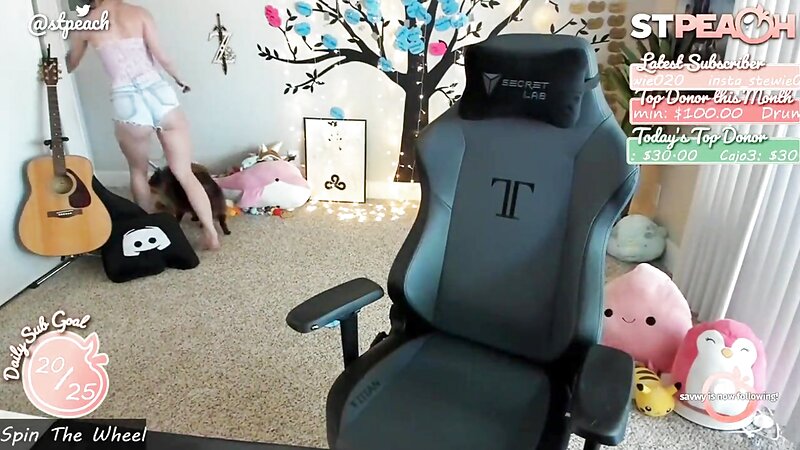 STPeach Wearing Sexy Booty Shorts