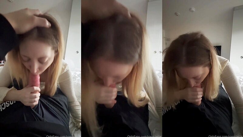 Vamplette Nude Blowjob