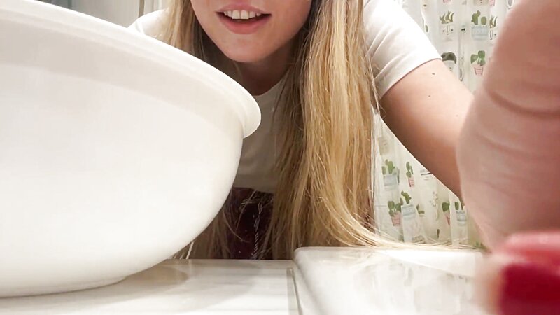 Vickypaigexo Wet and Horny in T Shirt Challenge