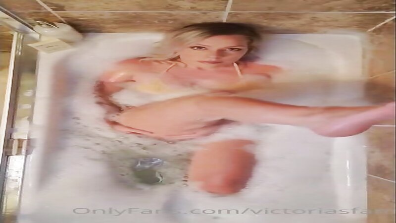 Victoria SG Naked Bathing in Shower