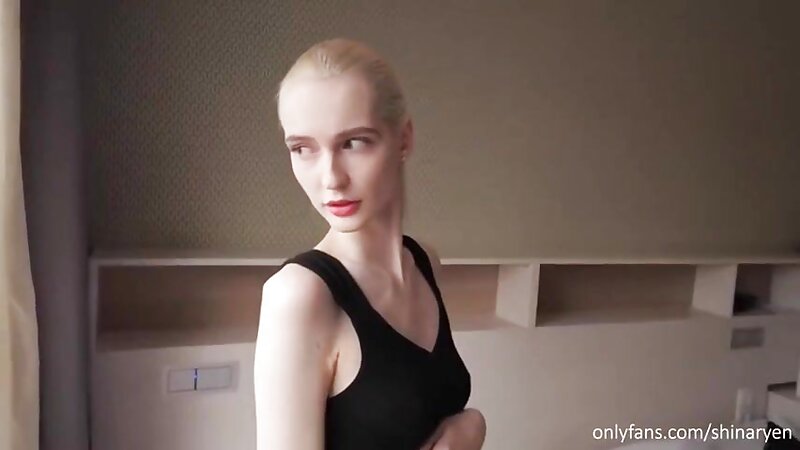 Shina Ryen Petite Blonde and Sexy Sextape