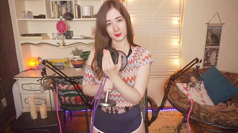 Courncake ASMR Clothing Scratching and Lotion Rubbing