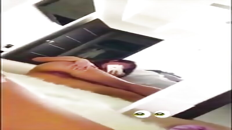 Eskimokisses Nude Snapchat Tease