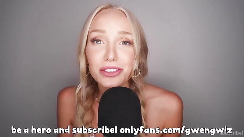 Gwen Gwiz ASMR Nude Try On
