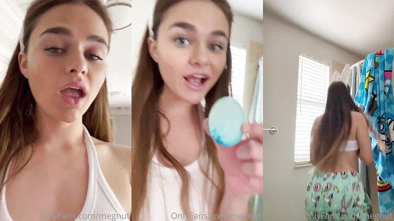 Megnutt02 Sexy Bunny Tits Stripteasing