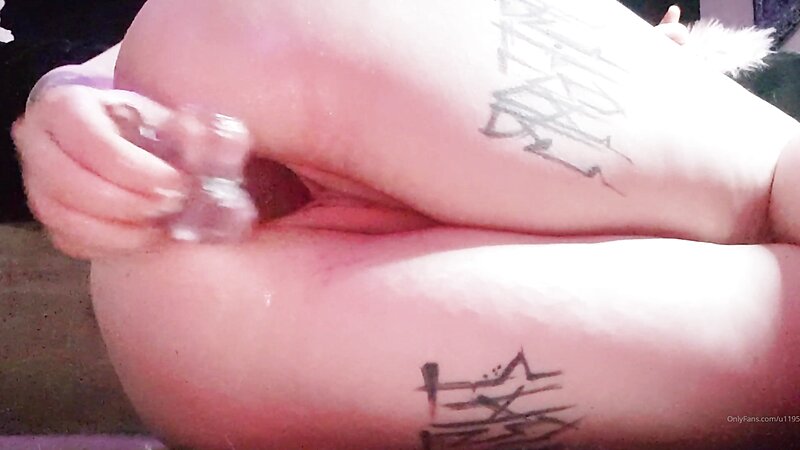 Amenthy Putting a Dildo in Her Pink Pussy